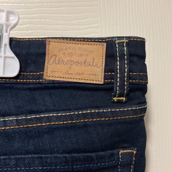 Stitch details on point - Picture 6 of 8